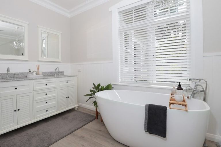 Photo of property in 27 Opoia Road, Hamilton East, Hamilton, 3216