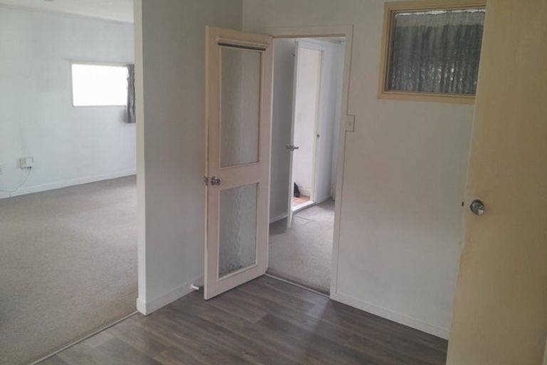 Photo of property in 35 Holland Road, Hillcrest, Auckland, 0627