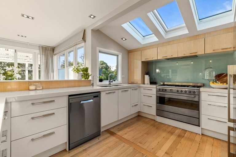 Photo of property in 45 Regent Street, Devonport, Auckland, 0624