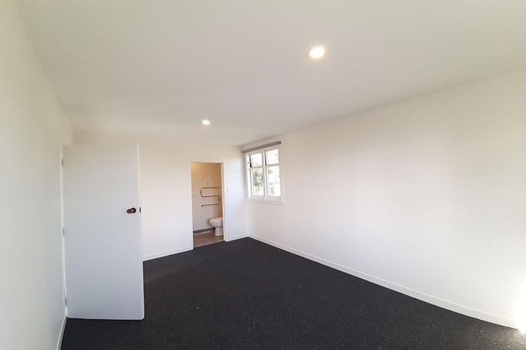Photo of property in 24 Inglis Street, Birkenhead, Auckland, 0626