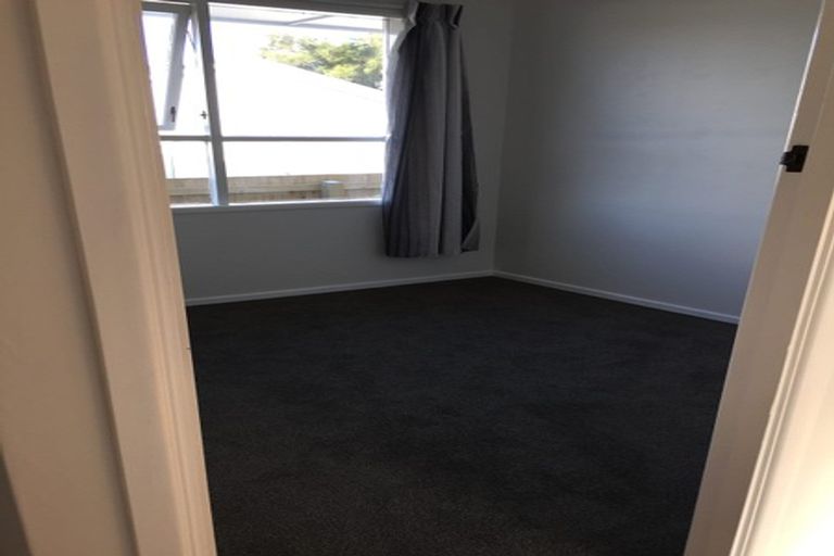 Photo of property in 44 Gossamer Drive, Pakuranga Heights, Auckland, 2010