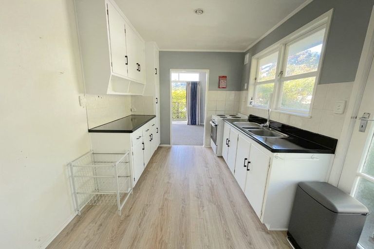 Photo of property in 77 Vandeleur Avenue, Birkdale, Auckland, 0626