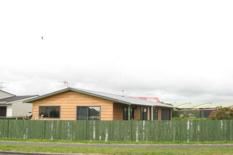 Photo of property in 15 Meade Place, Bell Block, New Plymouth, 4312