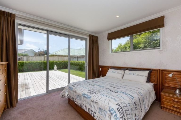 Photo of property in 7a Royal Heights, Glen Avon, New Plymouth, 4312