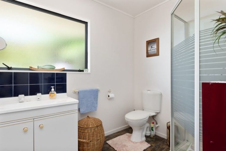 Photo of property in 68 Moana View Road, Waikawa, Picton, 7220