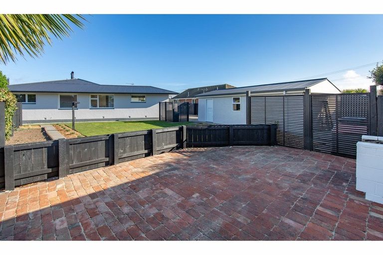 Photo of property in 17 Cromer Place, New Brighton, Christchurch, 8062