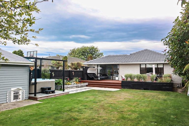 Photo of property in 142 Pacific Road, North New Brighton, Christchurch, 8083