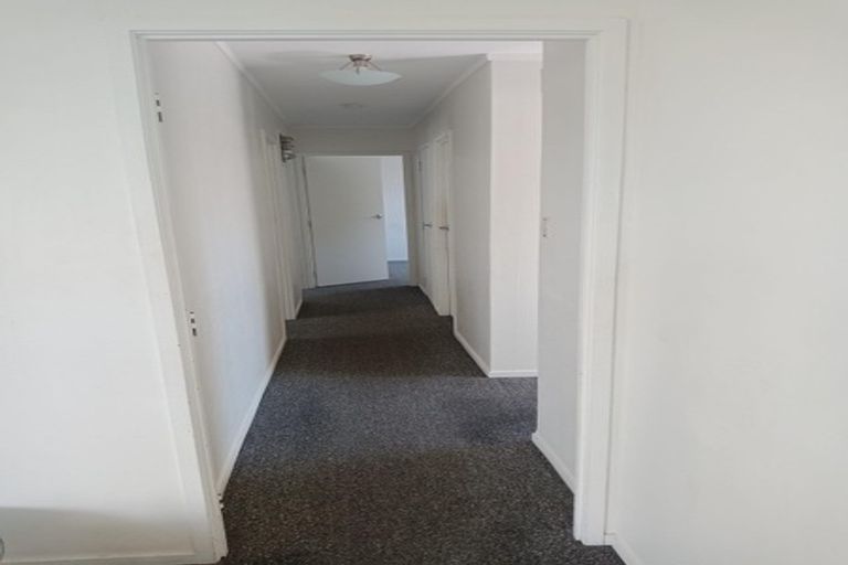 Photo of property in 1/34b Sunnynook Road, Sunnynook, Auckland, 0620