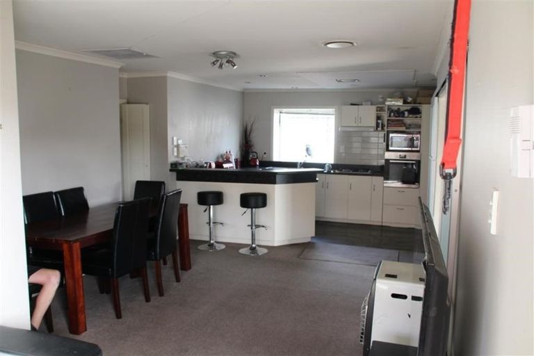 Photo of property in 110 Palmers Road, New Brighton, Christchurch, 8083
