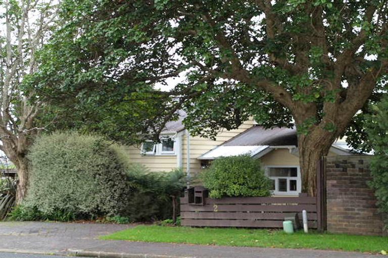 Photo of property in 2 Cockle Bay Road, Cockle Bay, Auckland, 2014