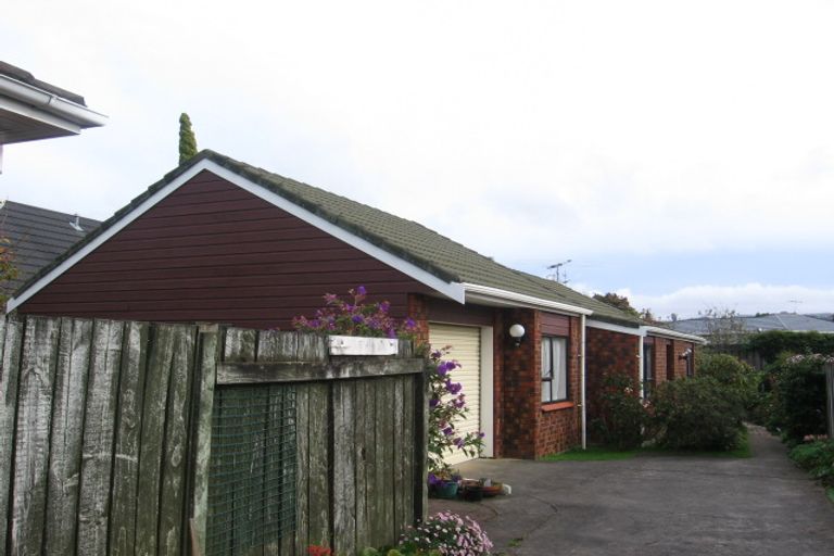 Photo of property in 9a Raymond Terrace, Fairfield, Lower Hutt, 5011