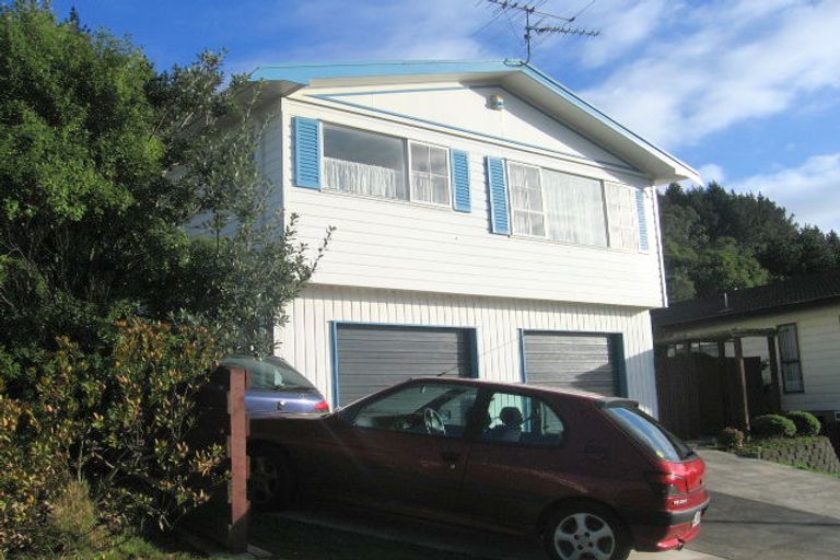 Photo of property in 34 Fyvie Avenue, Tawa, Wellington, 5028