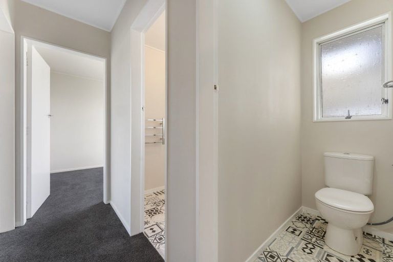 Photo of property in 1 Haast Place, Awapuni, Palmerston North, 4412