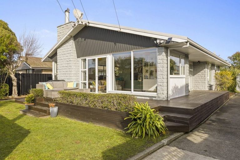 Photo of property in 16 Malta Crescent, South New Brighton, Christchurch, 8062