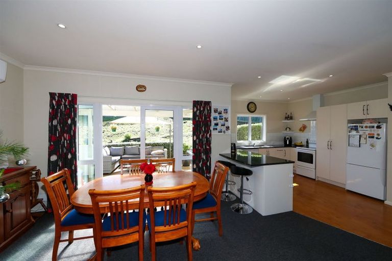 Photo of property in 5 Te Mata Peak Road, Havelock North, 4130