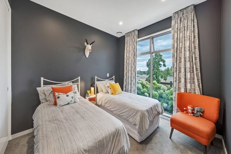 Photo of property in 2 Silver Peaks Drive, West Melton, 7618