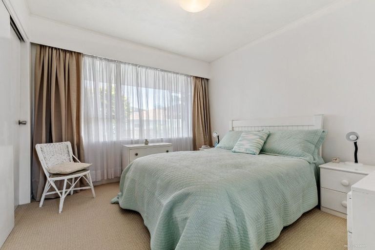 Photo of property in 2/5 Pine Ridge Terrace, Hauraki, Auckland, 0622