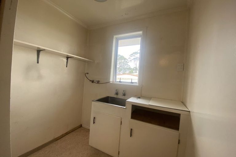 Photo of property in 235 Edmonton Road, Te Atatu South, Auckland, 0610