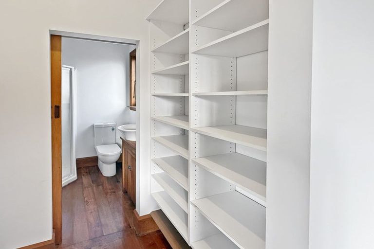 Photo of property in 24 Milverton Avenue, Hokowhitu, Palmerston North, 4410