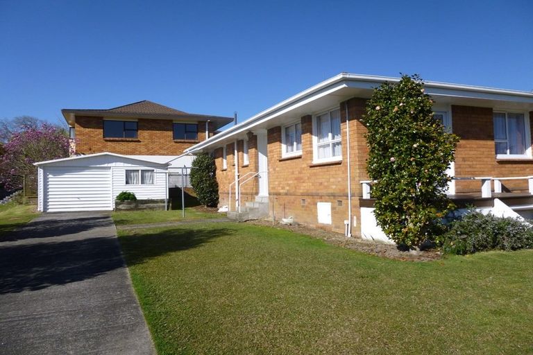 Photo of property in 2 Garthwood Road, Hillcrest, Hamilton, 3216
