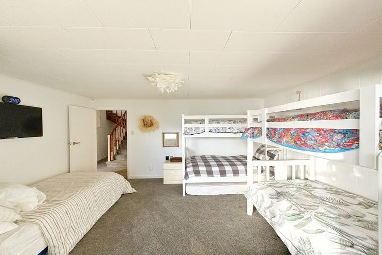 Photo of property in 12 Bayview Crescent, Duvauchelle, 7581