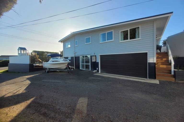 Photo of property in 12 Mcdonnell Street, Omokoroa, 3114