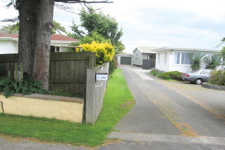 Photo of property in 2/102 Beach Road, Pahurehure, Papakura, 2113
