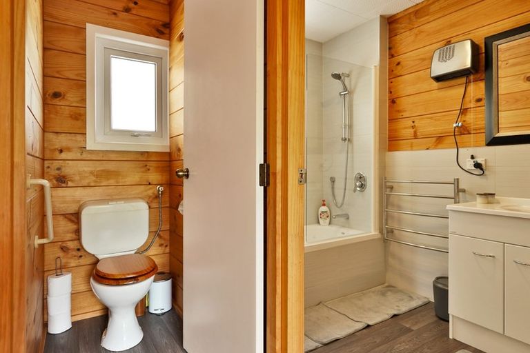 Photo of property in 1/74 Colwill Road, Massey, Auckland, 0614