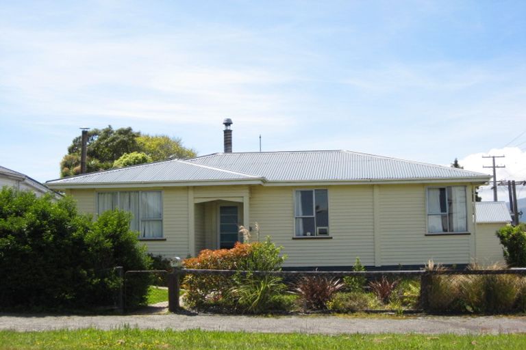 Photo of property in 141 Queen Street, Westport, 7825