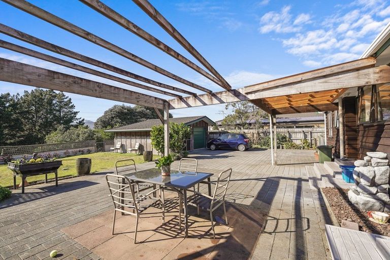 Photo of property in 20 Frimley Terrace, Waikanae Beach, Waikanae, 5036