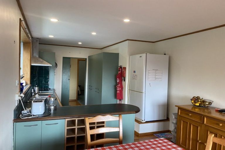 Photo of property in 3 Cecil Road, Tawa, Wellington, 5028