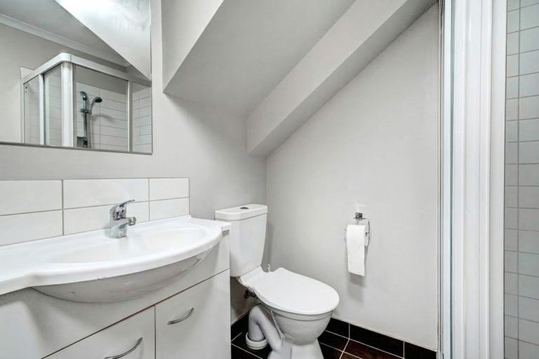 Photo of property in St Claire Village, 6/172 Mcleod Road, Te Atatu South, Auckland, 0610