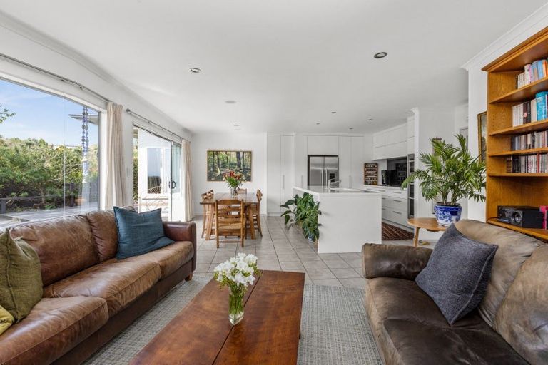 Photo of property in 46 Hikanui Drive, Havelock North, 4130