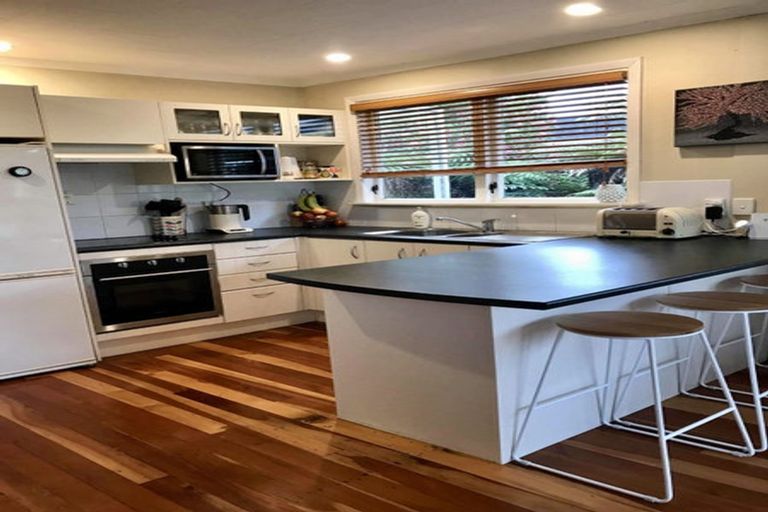 Photo of property in 13 Vaucluse Avenue, Paraparaumu Beach, Paraparaumu, 5032