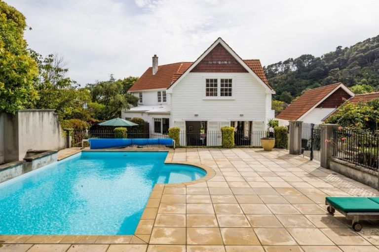 Photo of property in 60 Cheviot Road, Lowry Bay, Lower Hutt, 5013