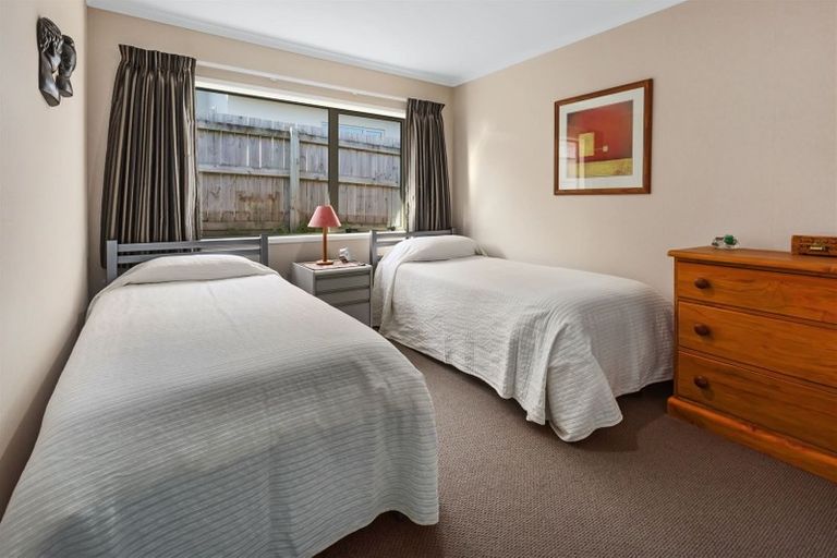 Photo of property in 10 Paparoa Crescent, Aotea, Porirua, 5024