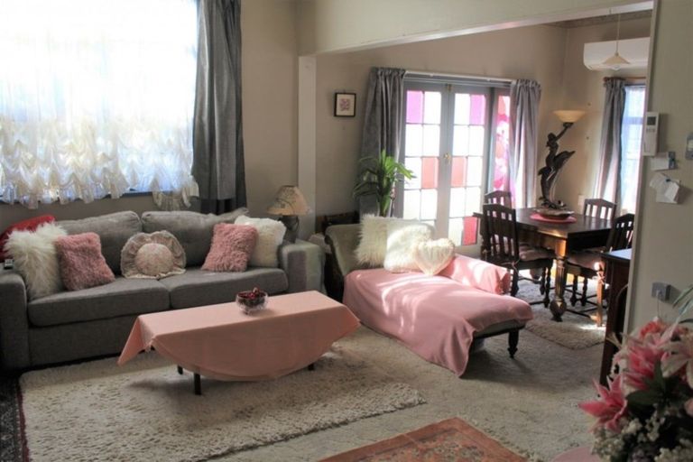 Photo of property in 3 Carlyle Street, Dannevirke, 4930