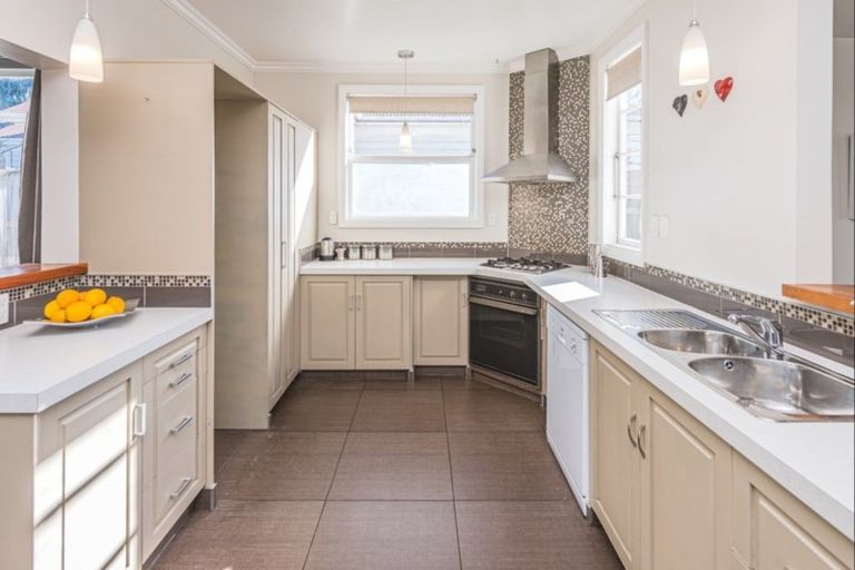 Photo of property in 72 Niblett Street, Whanganui, 4500