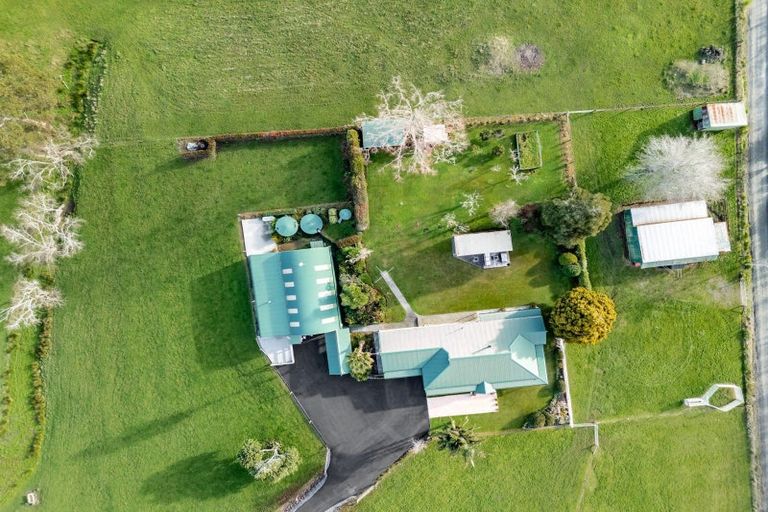 Photo of property in 154 Awa Road, Kumeu, 0891