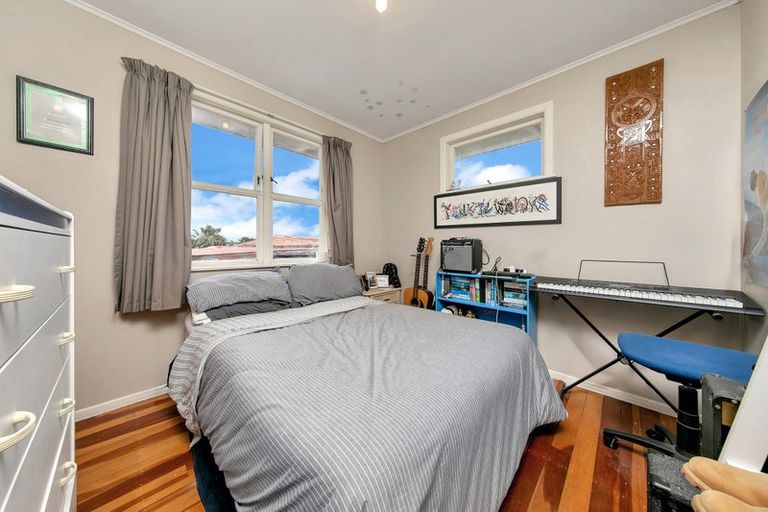 Photo of property in 27 Wharf Road, Te Atatu Peninsula, Auckland, 0610