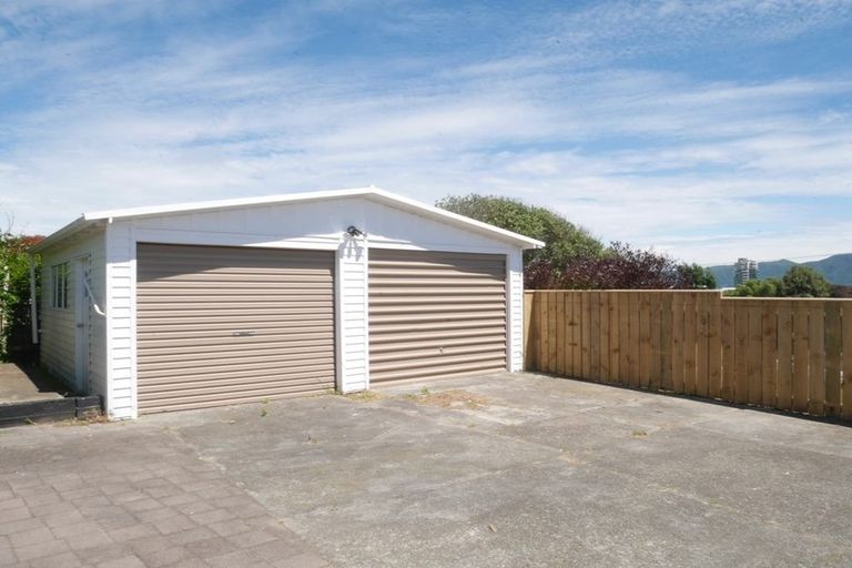 Photo of property in 24 Eatwell Avenue, Paraparaumu Beach, Paraparaumu, 5032