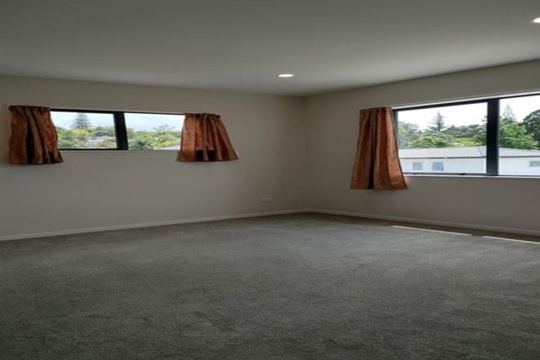 Photo of property in 12 Han Court, Glen Eden, Auckland, 0602