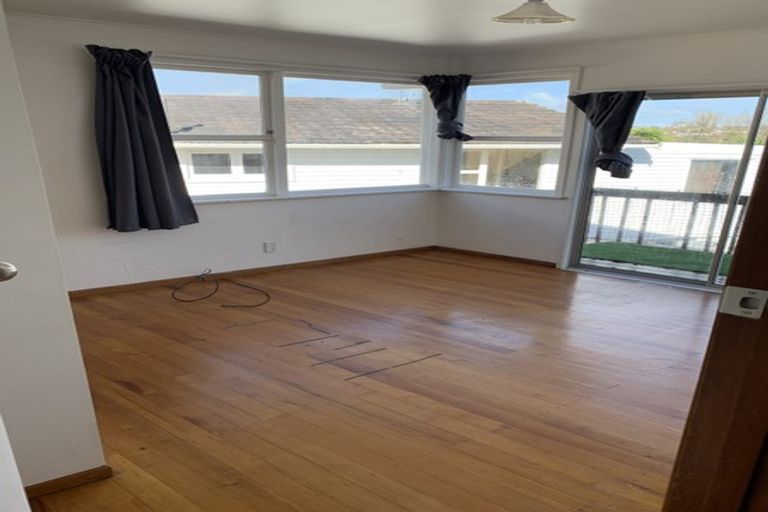 Photo of property in 522 Beach Road, Murrays Bay, Auckland, 0630