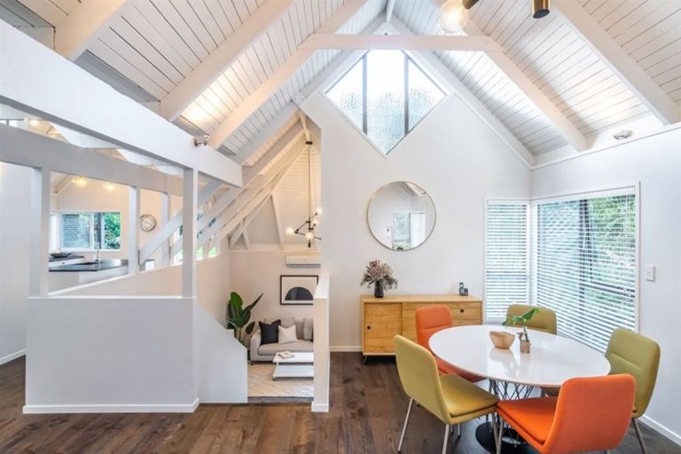 Photo of property in 27 Le Roy Terrace, Birkenhead, Auckland, 0626