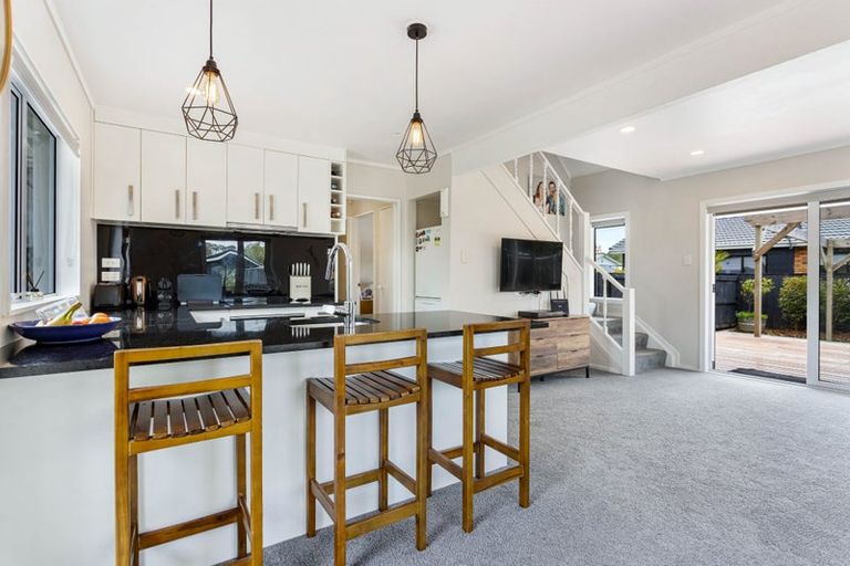 Photo of property in 9 Rheingold Place, Huapai, Kumeu, 0810