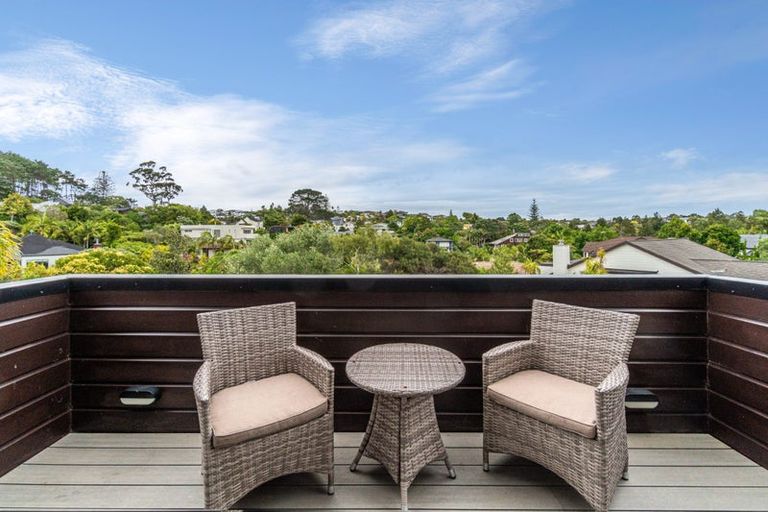 Photo of property in 73m Park Rise, Campbells Bay, Auckland, 0630