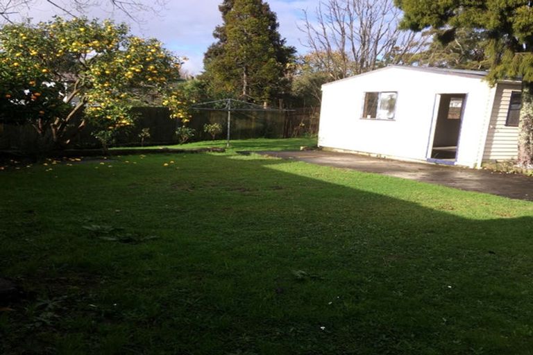 Photo of property in 33 Universal Drive, Henderson, Auckland, 0610