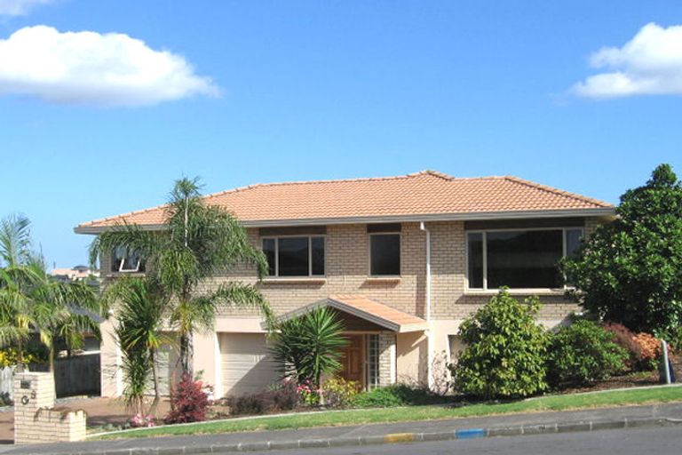 Photo of property in 8 Westergrove Place, West Harbour, Auckland, 0618