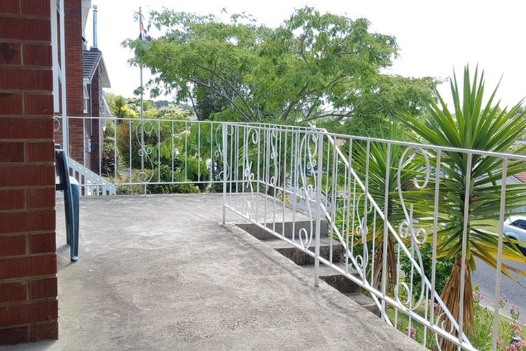 Photo of property in 44 Compton Street, Hillcrest, Auckland, 0627