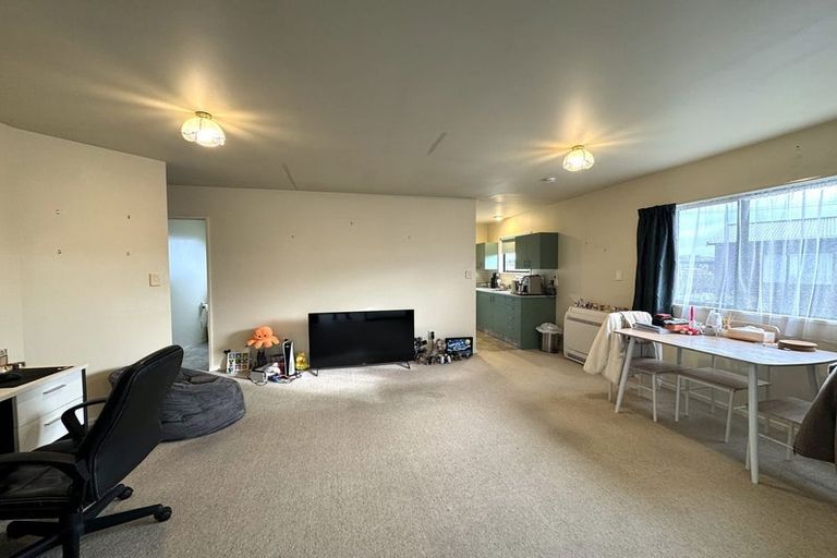 Photo of property in 50d Lanark Street, Balclutha, 9230